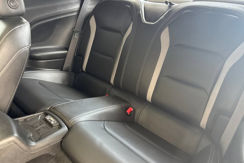 Used 2018 Chevrolet Camaro SS RWD image 15