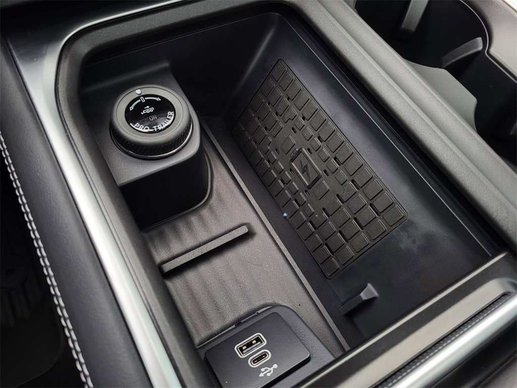 New 2025 Ford Expedition Platinum w/ Stealth Performance Package image 24