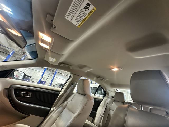 Used 2010 Ford Taurus SEL FWD image 20