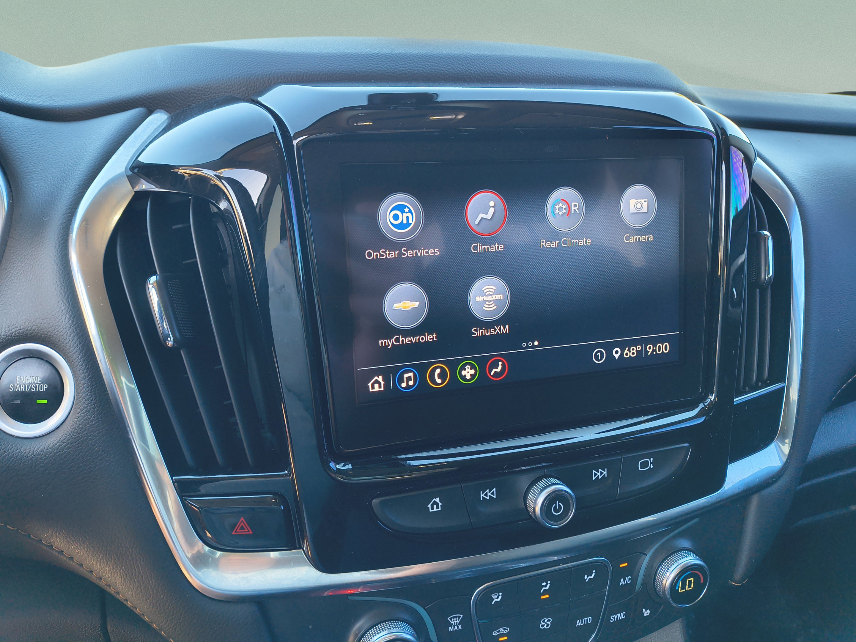 Used 2021 Chevrolet Traverse LT FWD image 24