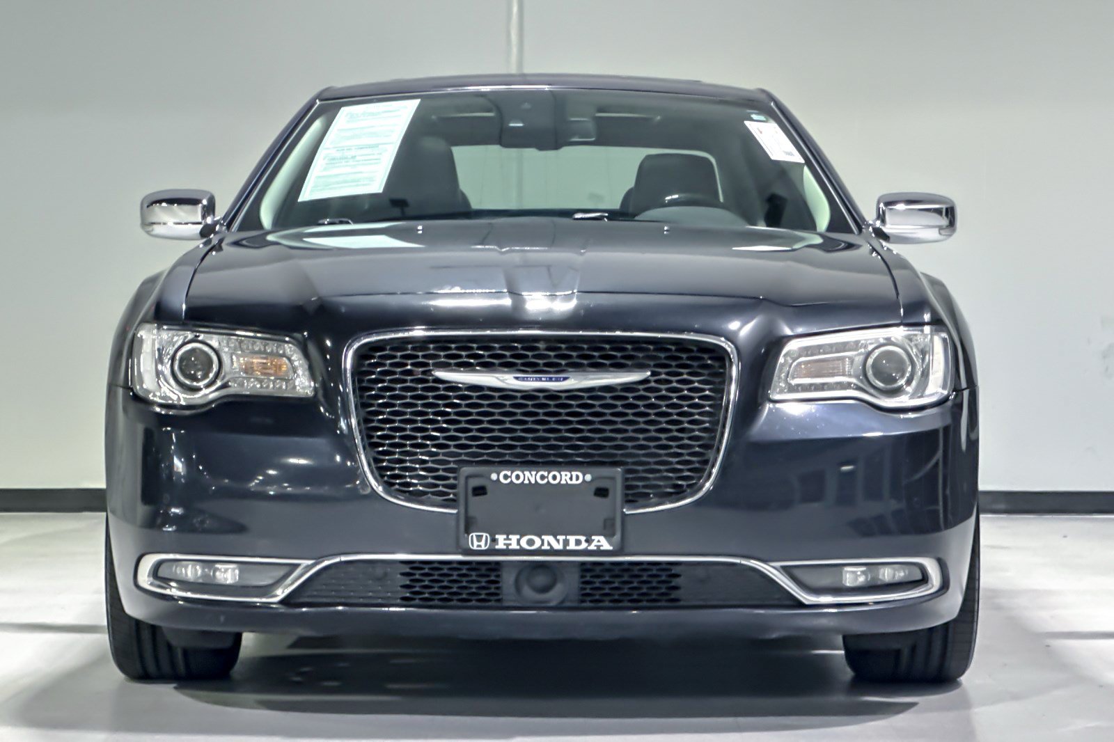 Used 2018 Chrysler 300 Limited w/ Safetytec Plus Group RWD image 5