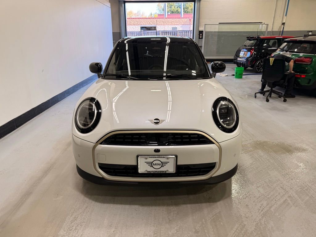 Used 2026 MINI Cooper 4-Door Hardtop FWD image 8