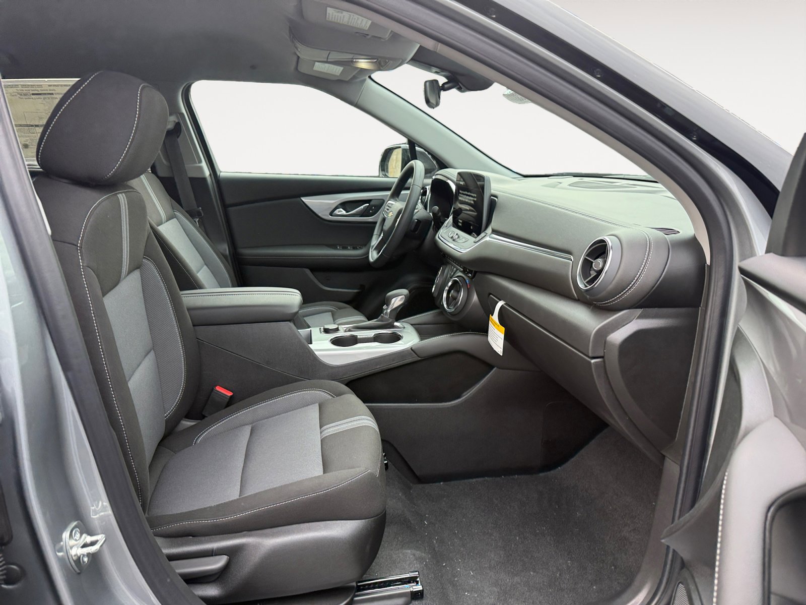 New 2025 Chevrolet Blazer LT w/ Midnight/Sport Edition image 19