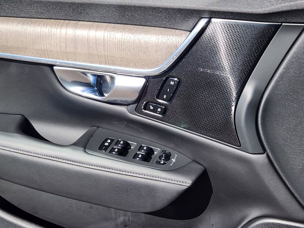 Used 2024 Volvo V90 B6 Cross Country Plus w/ Climate Package image 13