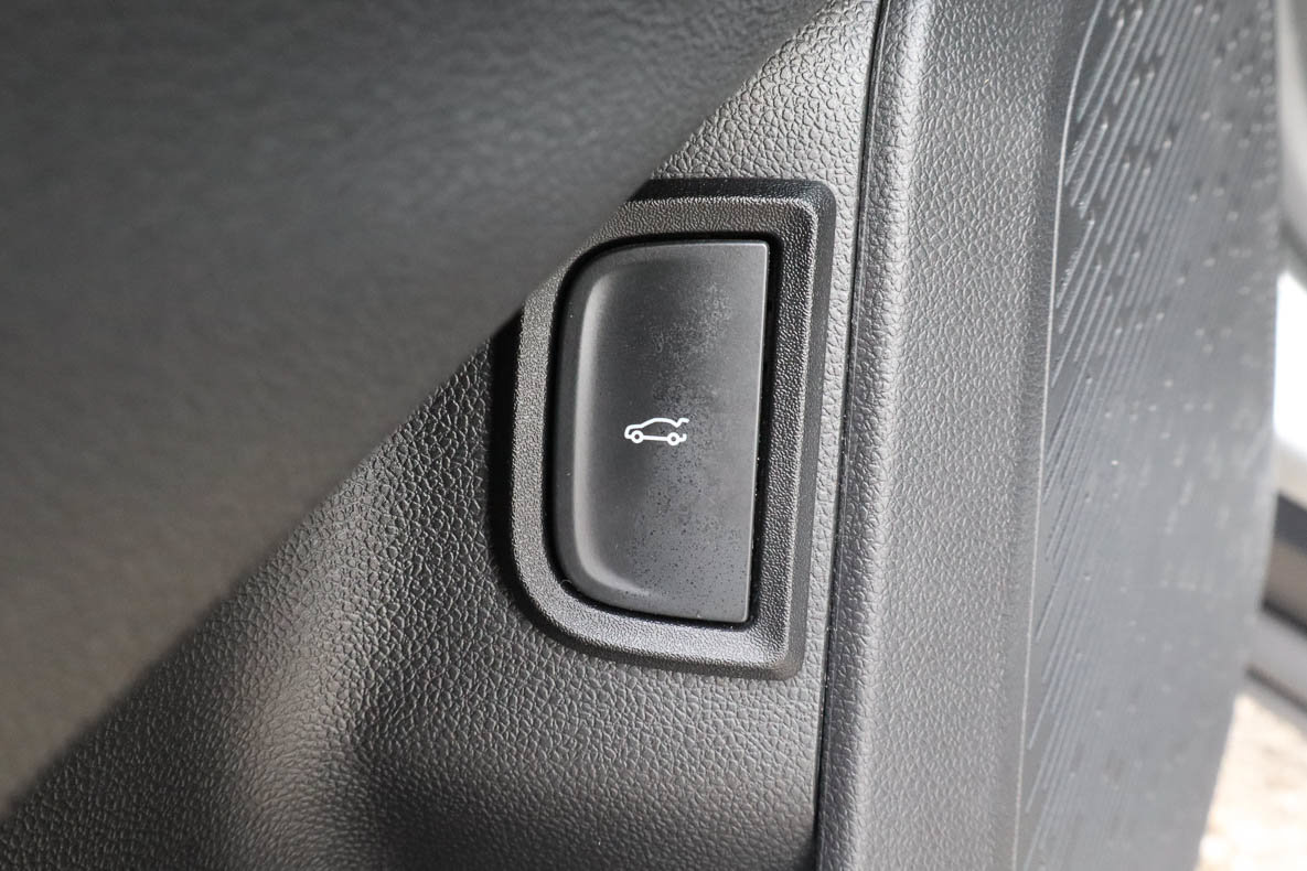Used 2025 Chevrolet Equinox LT w/ Convenience Package II FWD image 16