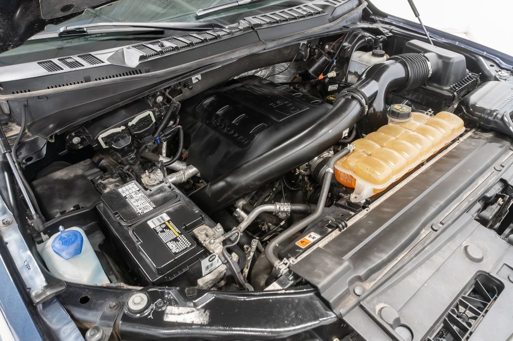 Used 2015 Ford F150 XLT AWD/4WD image 4