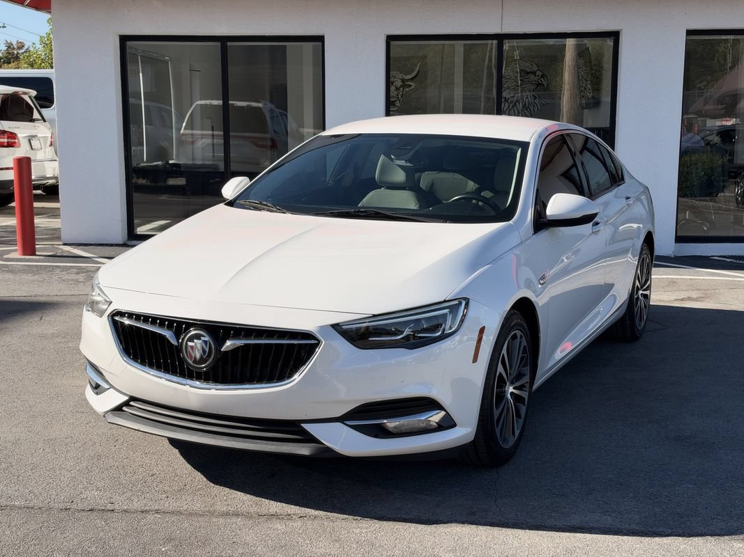 Used 2018 Buick Regal Essence w/ Driver Confidence Package #1 FWD image 10