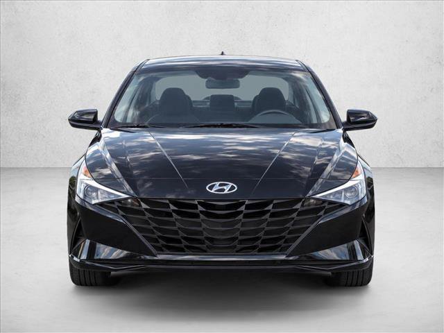 Used 2023 Hyundai Elantra SE FWD image 2