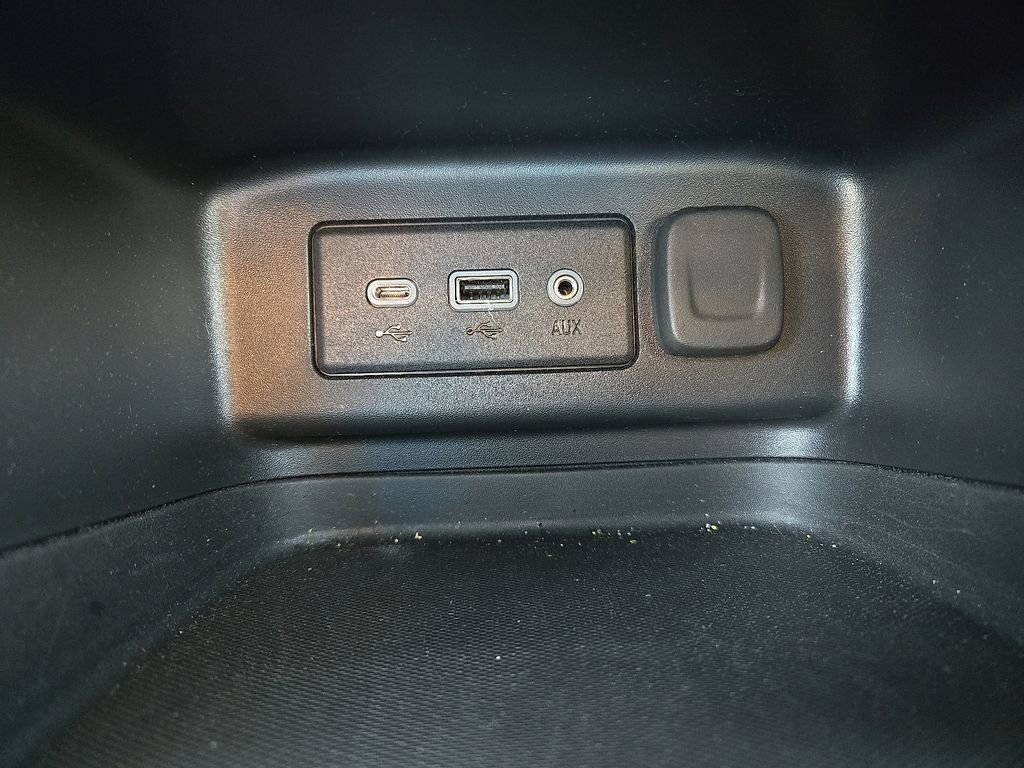 Used 2023 Chevrolet Equinox LT image 31