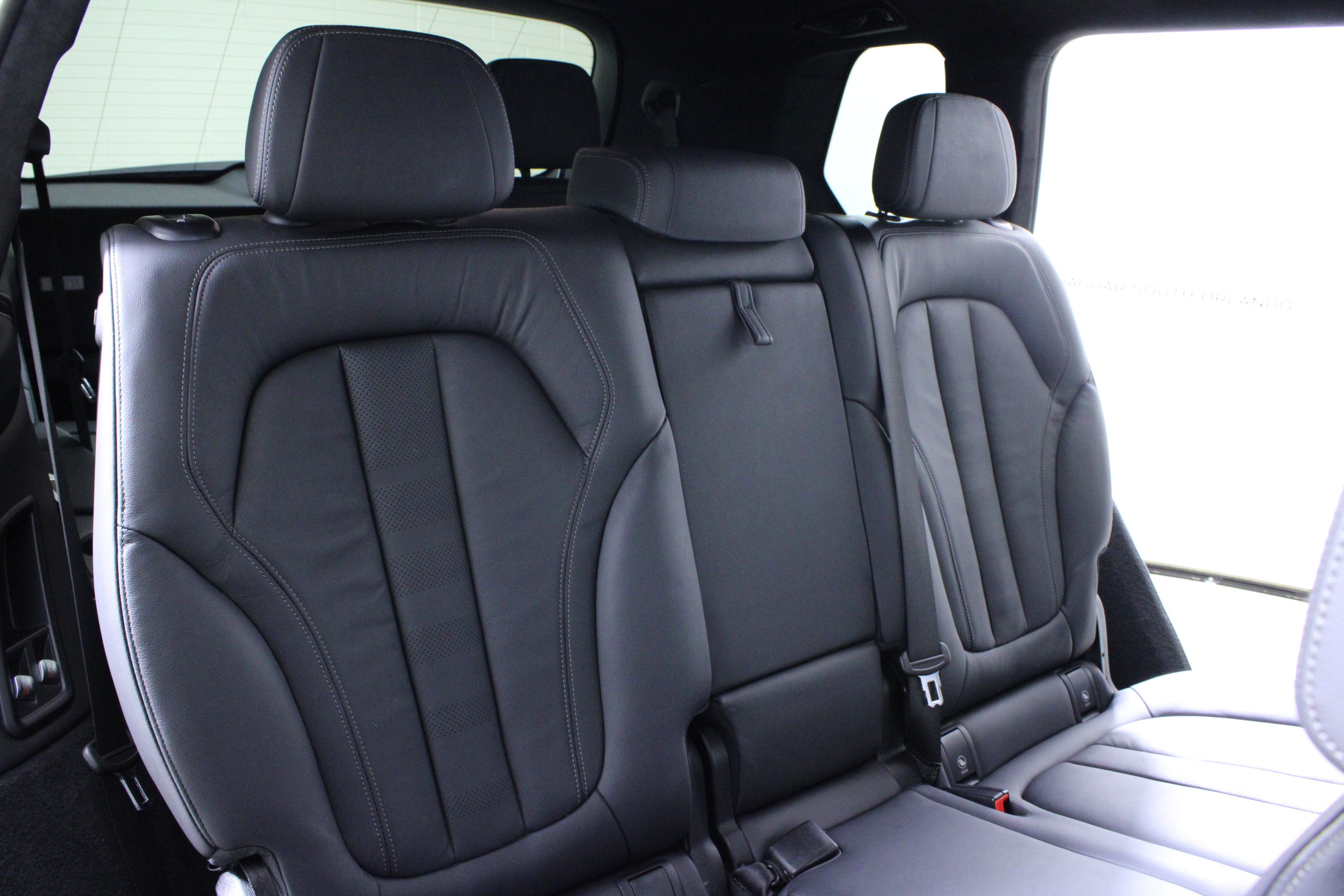 Used 2022 BMW X7 M50i image 17