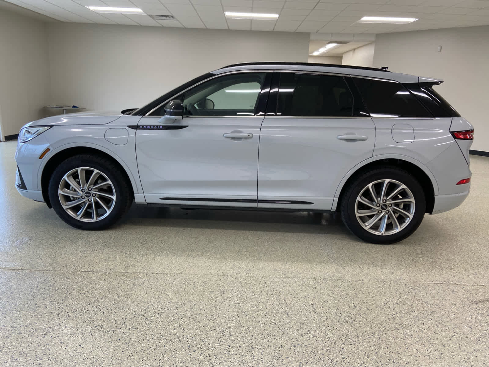 Used 2025 Lincoln Corsair Grand Touring w/ Equipment Group 301A image 11