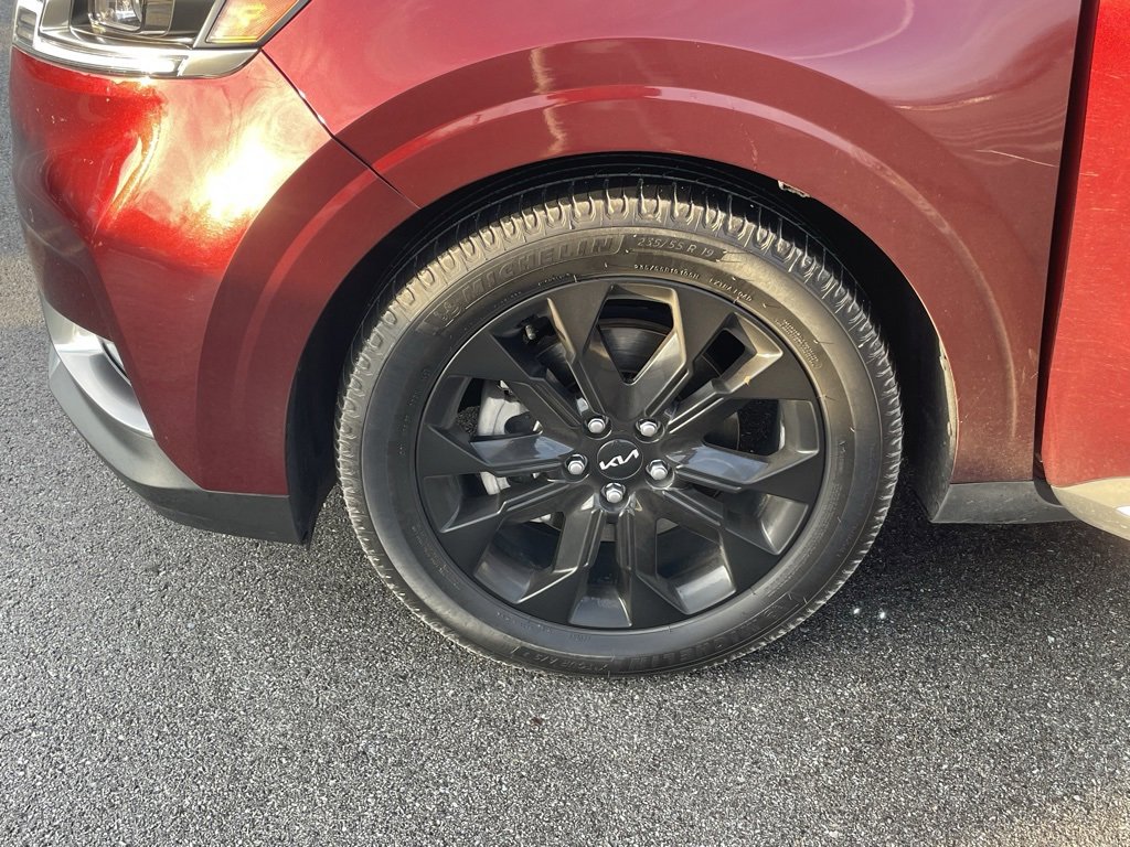 Used 2023 Kia Carnival SX Prestige image 9