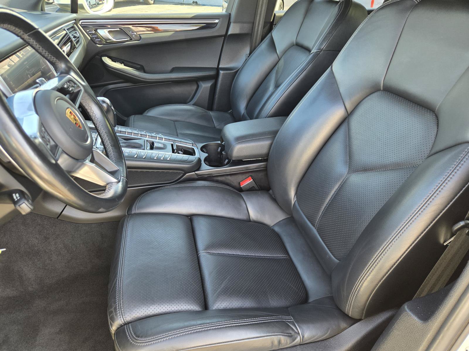 Used 2021 Porsche Macan AWD/4WD image 21