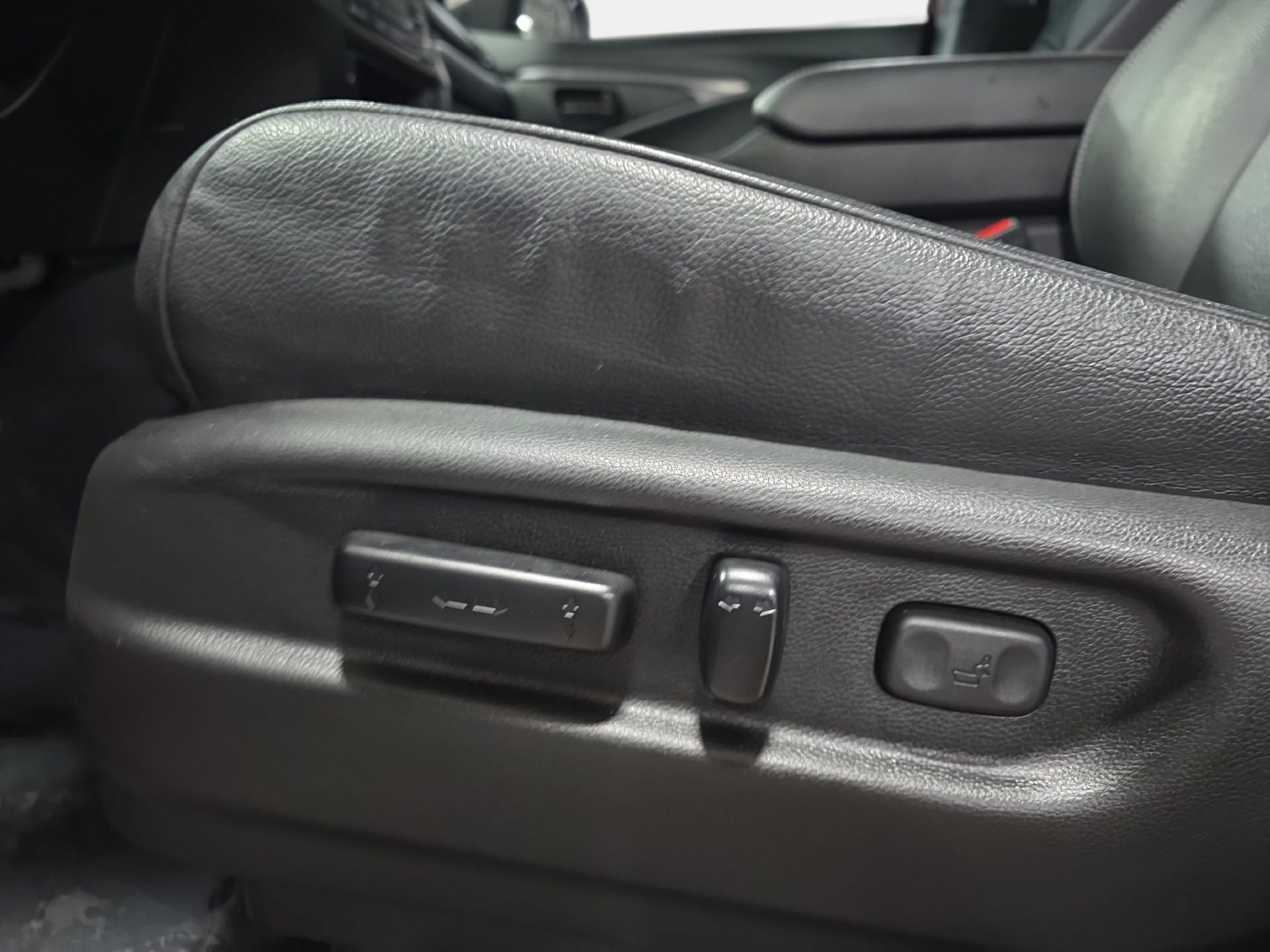 Used 2024 Honda Passport EX-L image 28