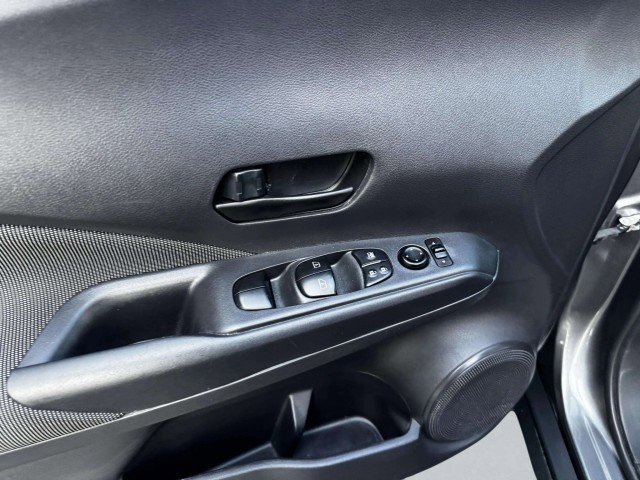 Used 2020 Nissan Kicks S image 19