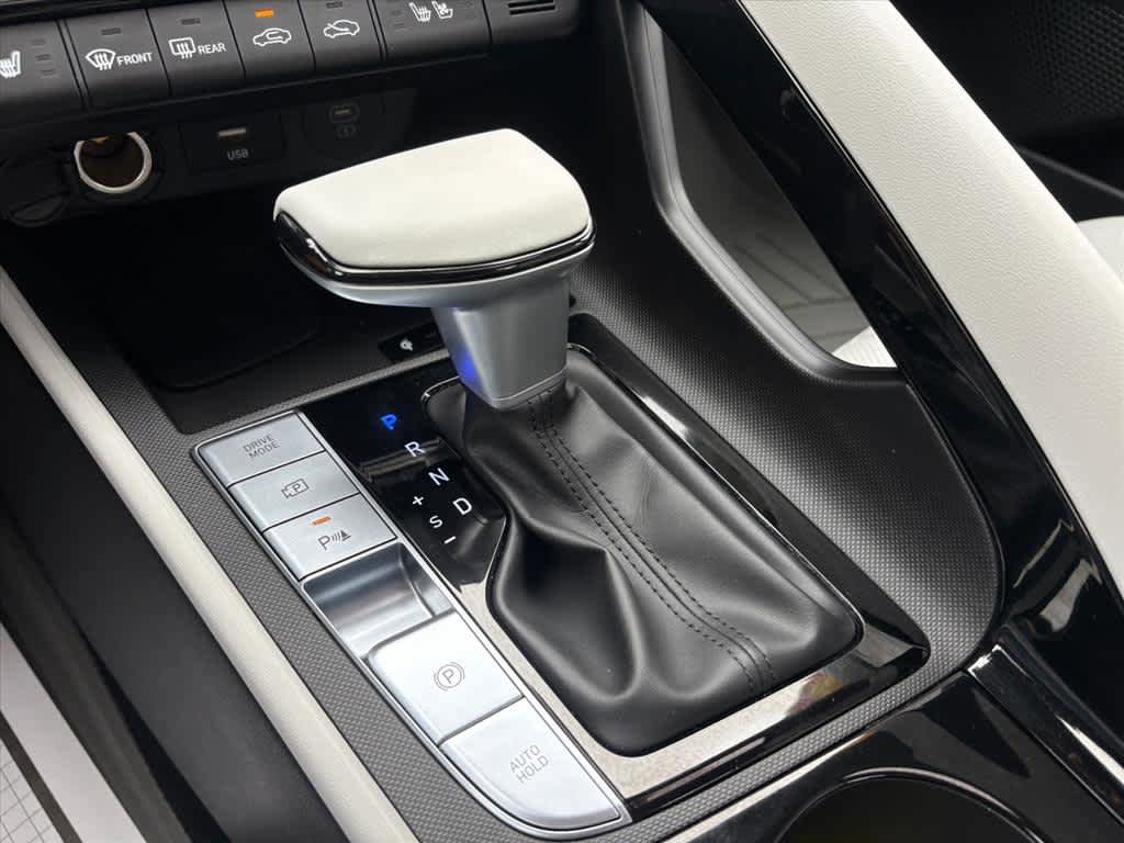 Used 2024 Hyundai Elantra Limited FWD image 19