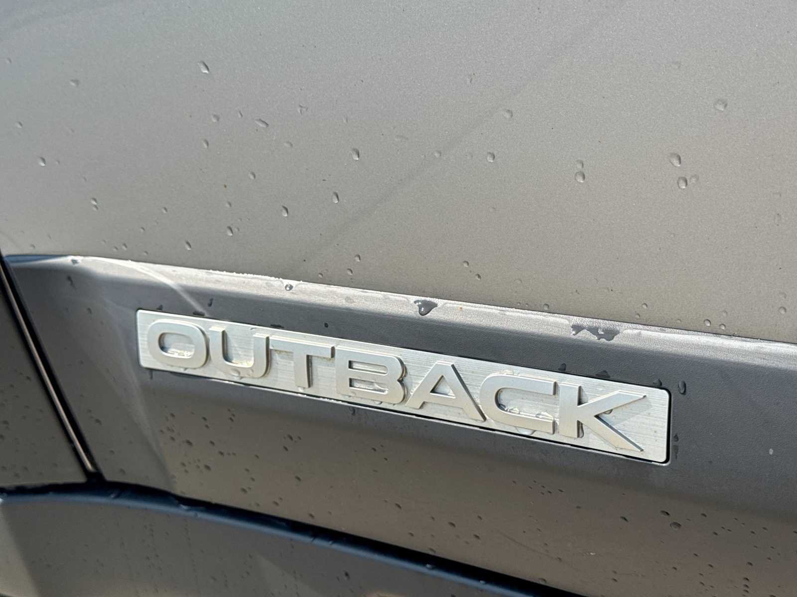 Used 2010 Subaru Outback 2.5i Premium AWD/4WD image 12