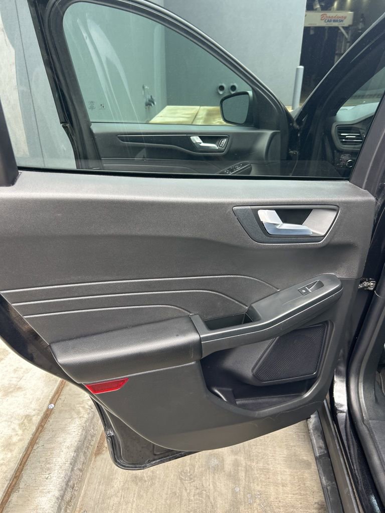 Used 2024 Ford Escape ST-Line image 11