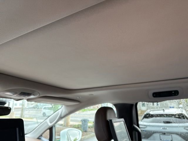 Used 2018 Chrysler Pacifica Limited w/ Advanced Safetytec Group FWD image 17