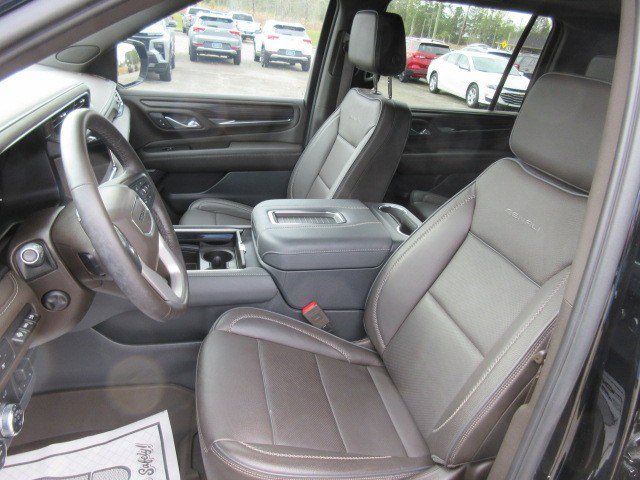 Used 2023 GMC Yukon XL Denali w/ LPO, Floor Liner Package image 16