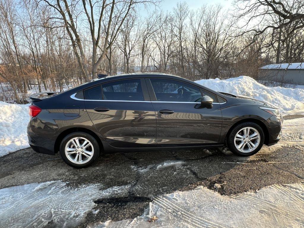 Used 2016 Chevrolet Cruze LT image 5