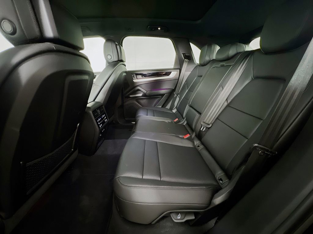 Certified 2026 Porsche Cayenne image 24
