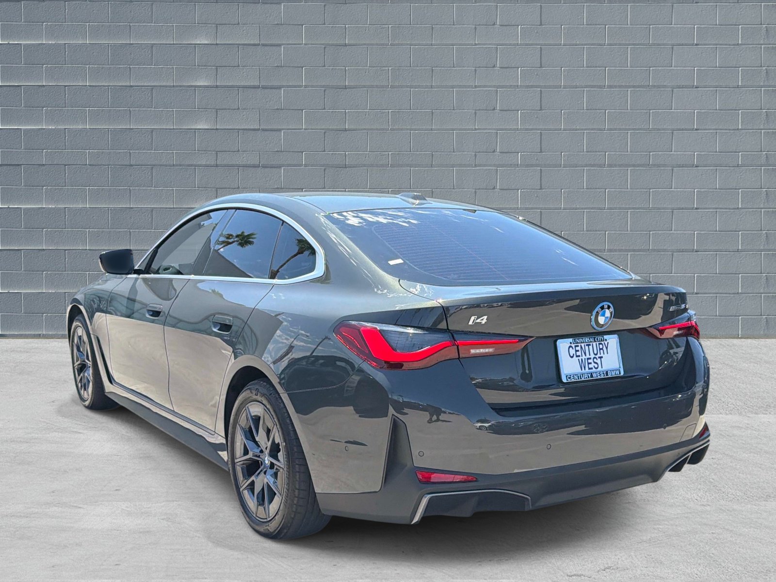 Used 2024 BMW i4 eDrive35 w/ Convenience Package RWD image 3