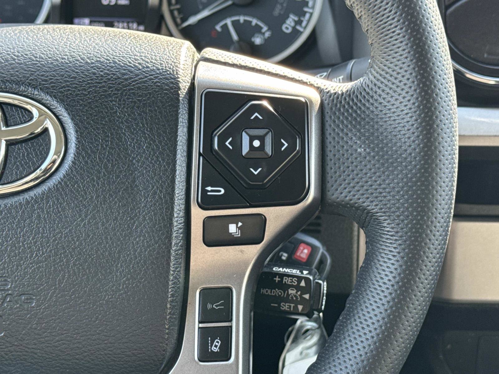 Used 2023 Toyota Tacoma SR5 w/ SR5 Appearance Package image 7