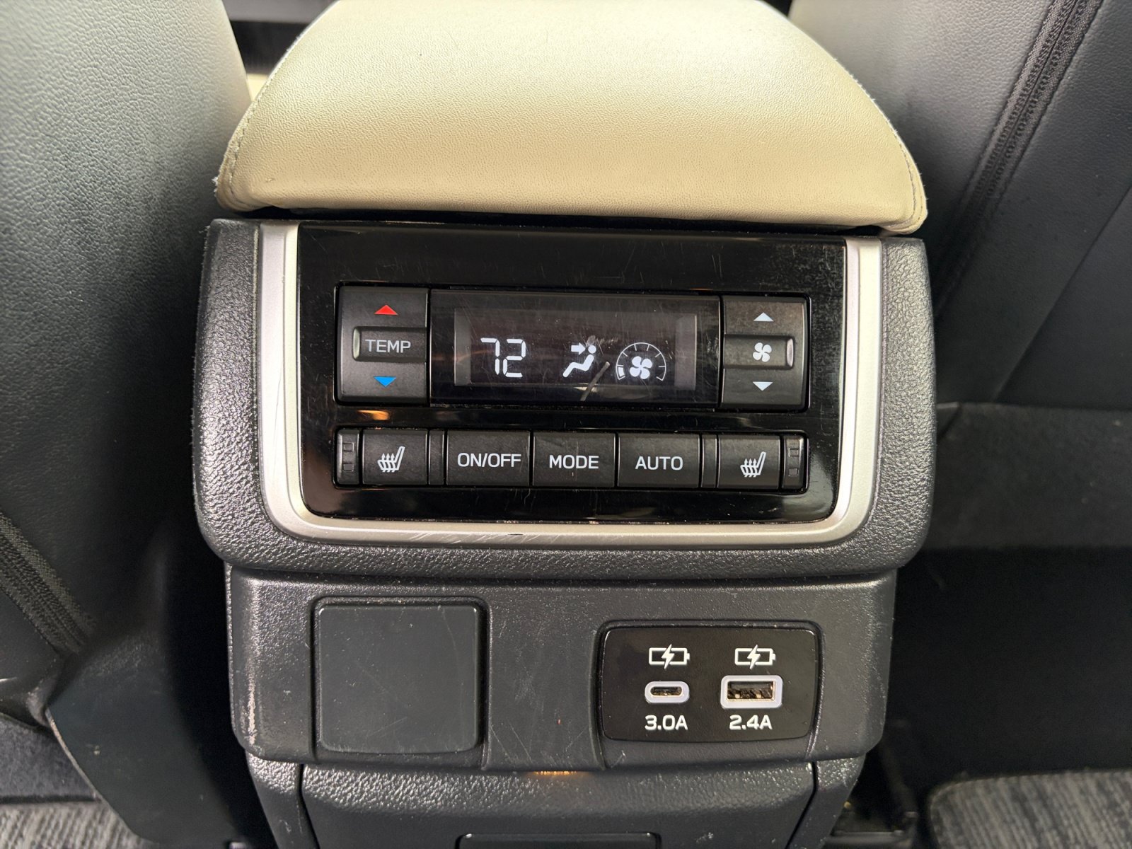Used 2023 Subaru Ascent Limited AWD/4WD image 32