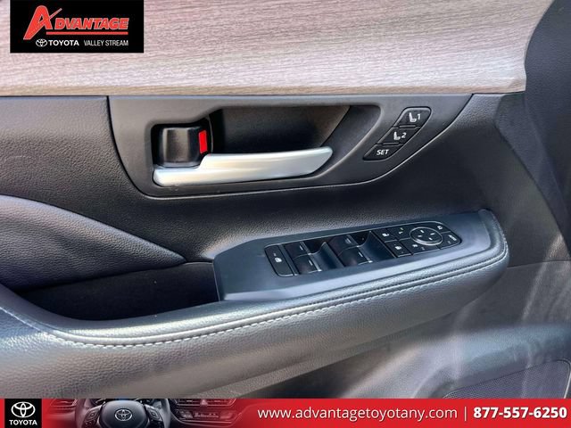 Used 2024 Toyota Grand Highlander AWD image 19