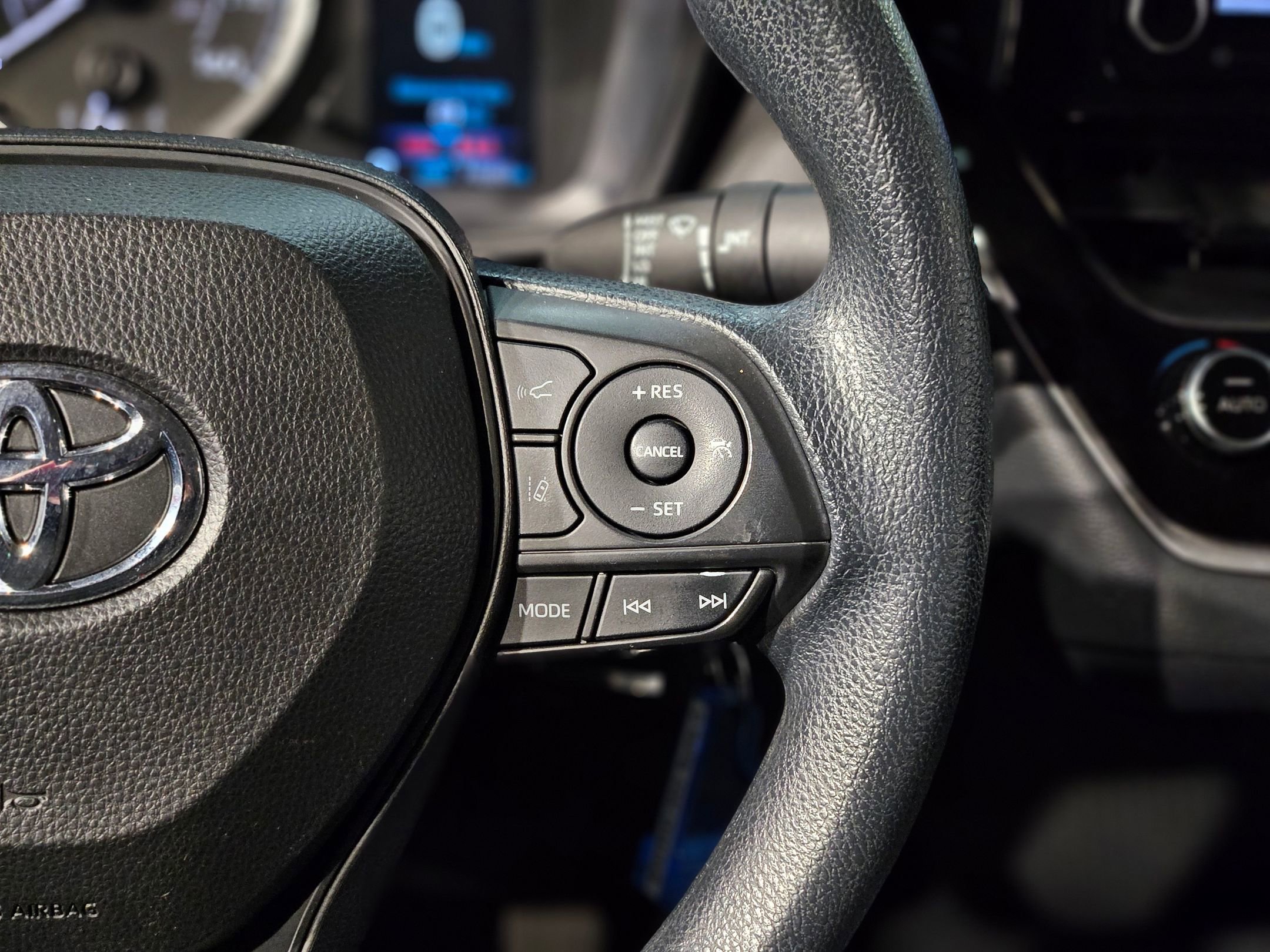 Used 2022 Toyota Corolla LE image 27