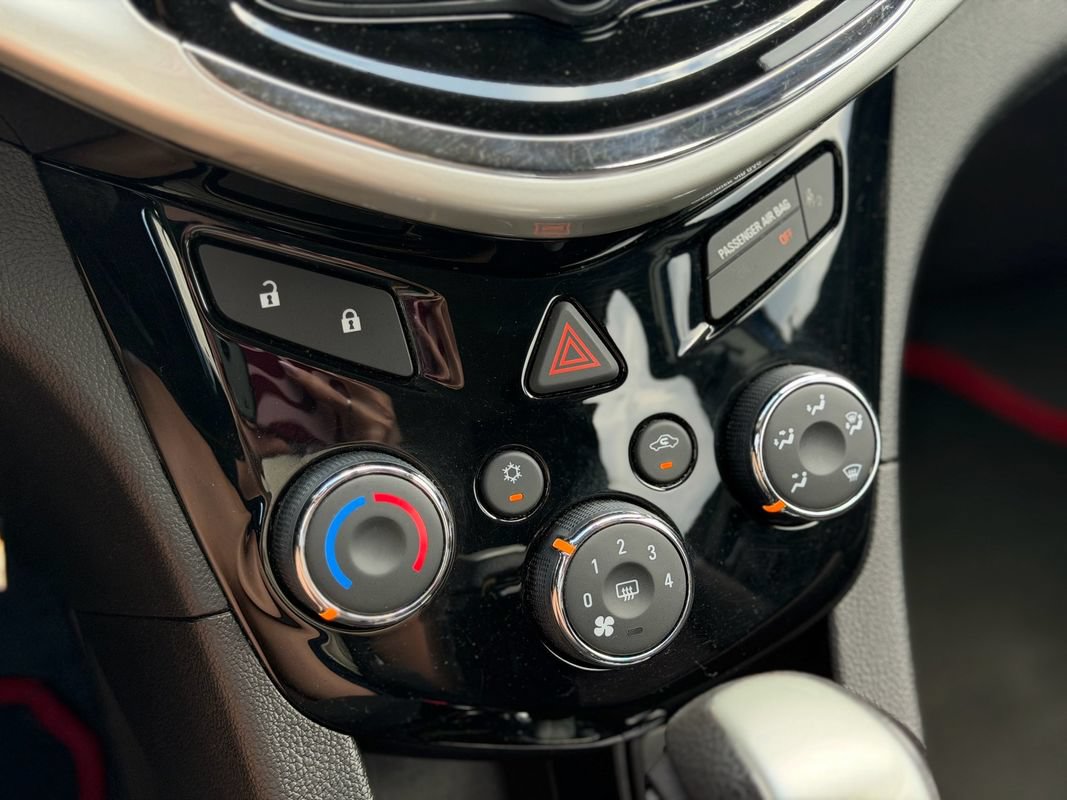Used 2019 Chevrolet Sonic LT FWD image 17