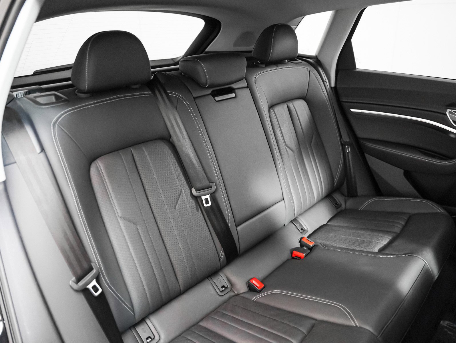 Used 2022 Audi e-tron Premium Plus w/ Premium Plus Package image 10