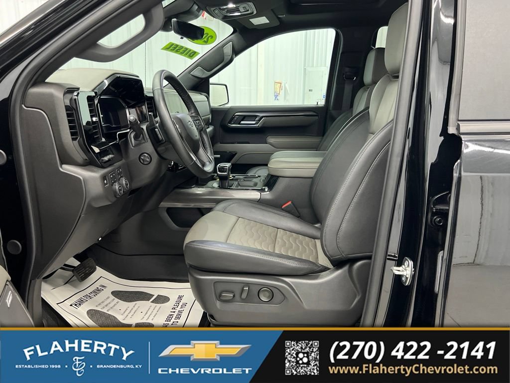 Used 2025 Chevrolet Silverado 1500 ZR2 w/ Technology Package AWD/4WD image 9
