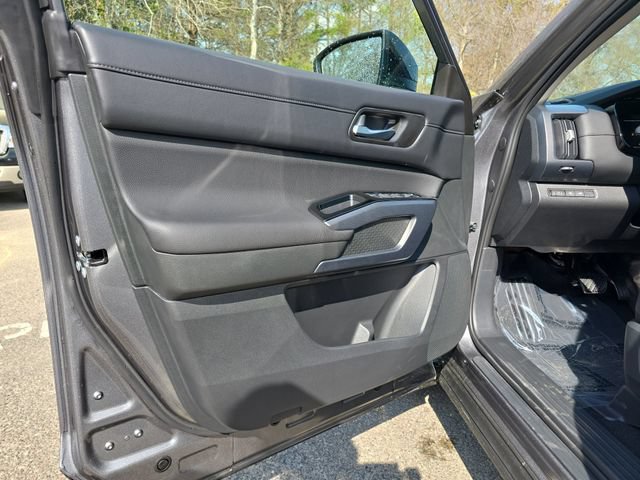 New 2026 Nissan Pathfinder SL w/ SL Premium Package FWD image 13