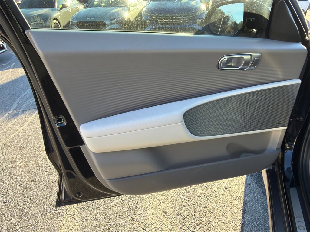 Used 2025 Hyundai Ioniq 6 Limited image 10