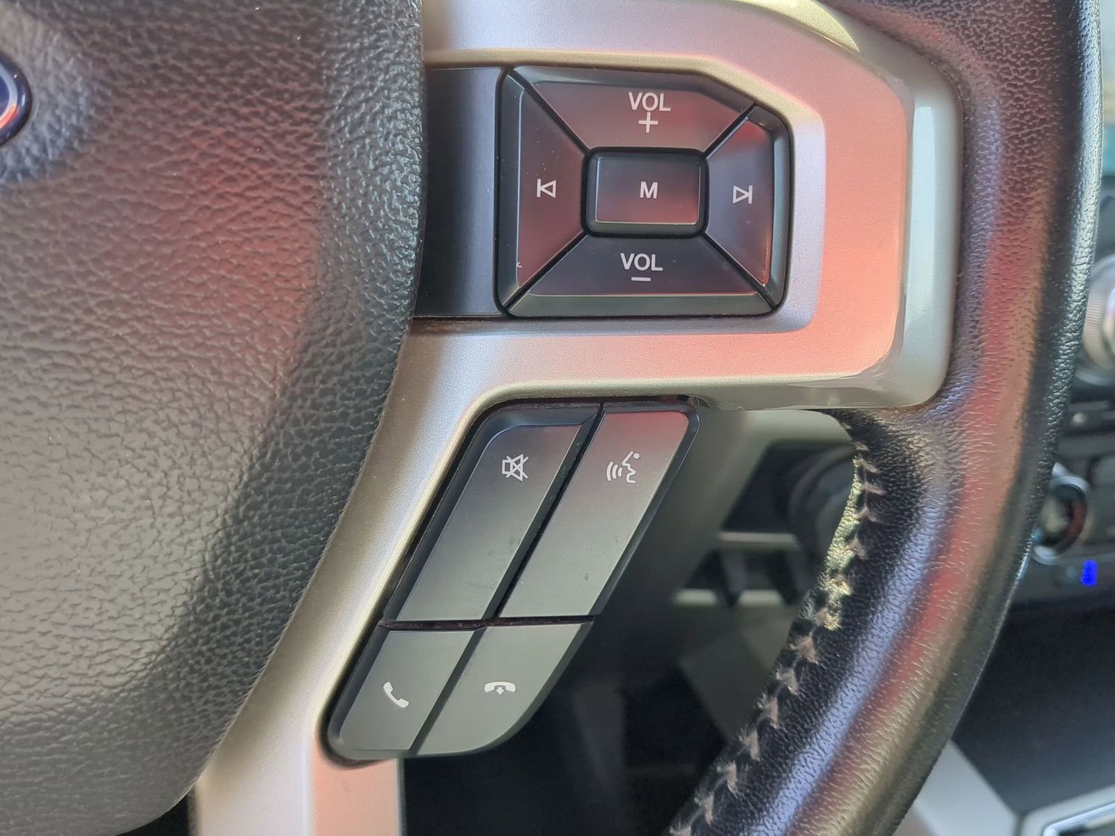 Used 2018 Ford F150 Lariat w/ Equipment Group 502A Luxury image 33