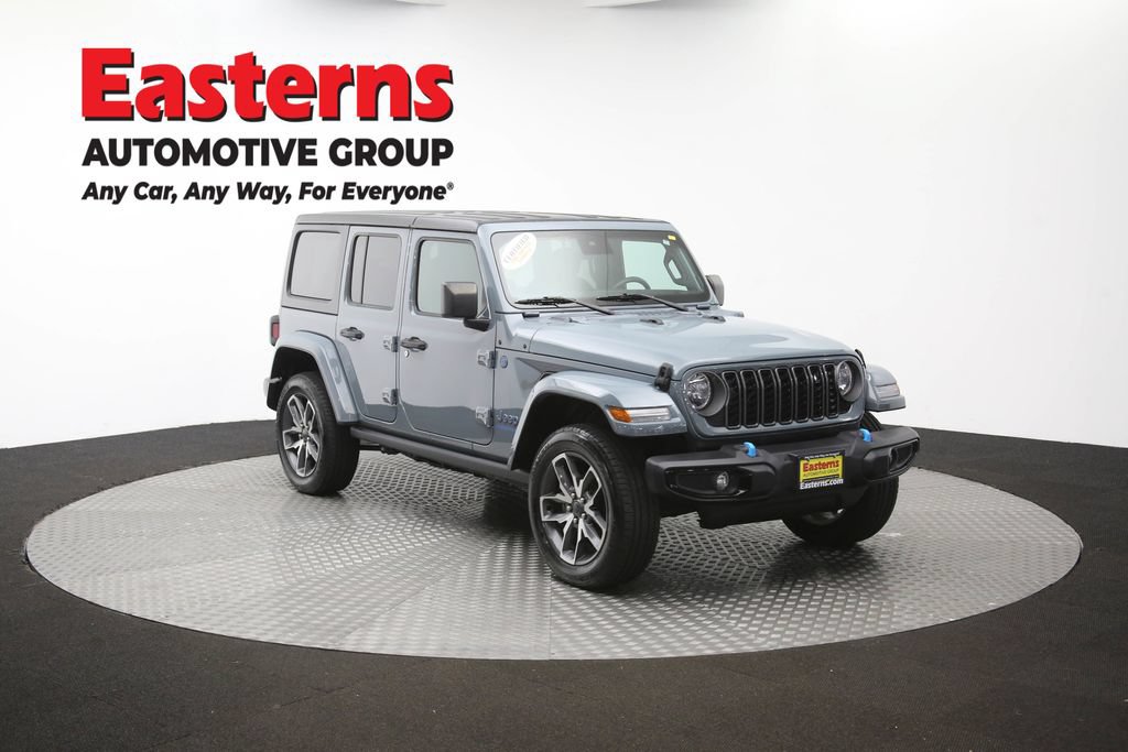 Used 2024 Jeep Wrangler Unlimited w/ Convenience Group AWD/4WD image 50