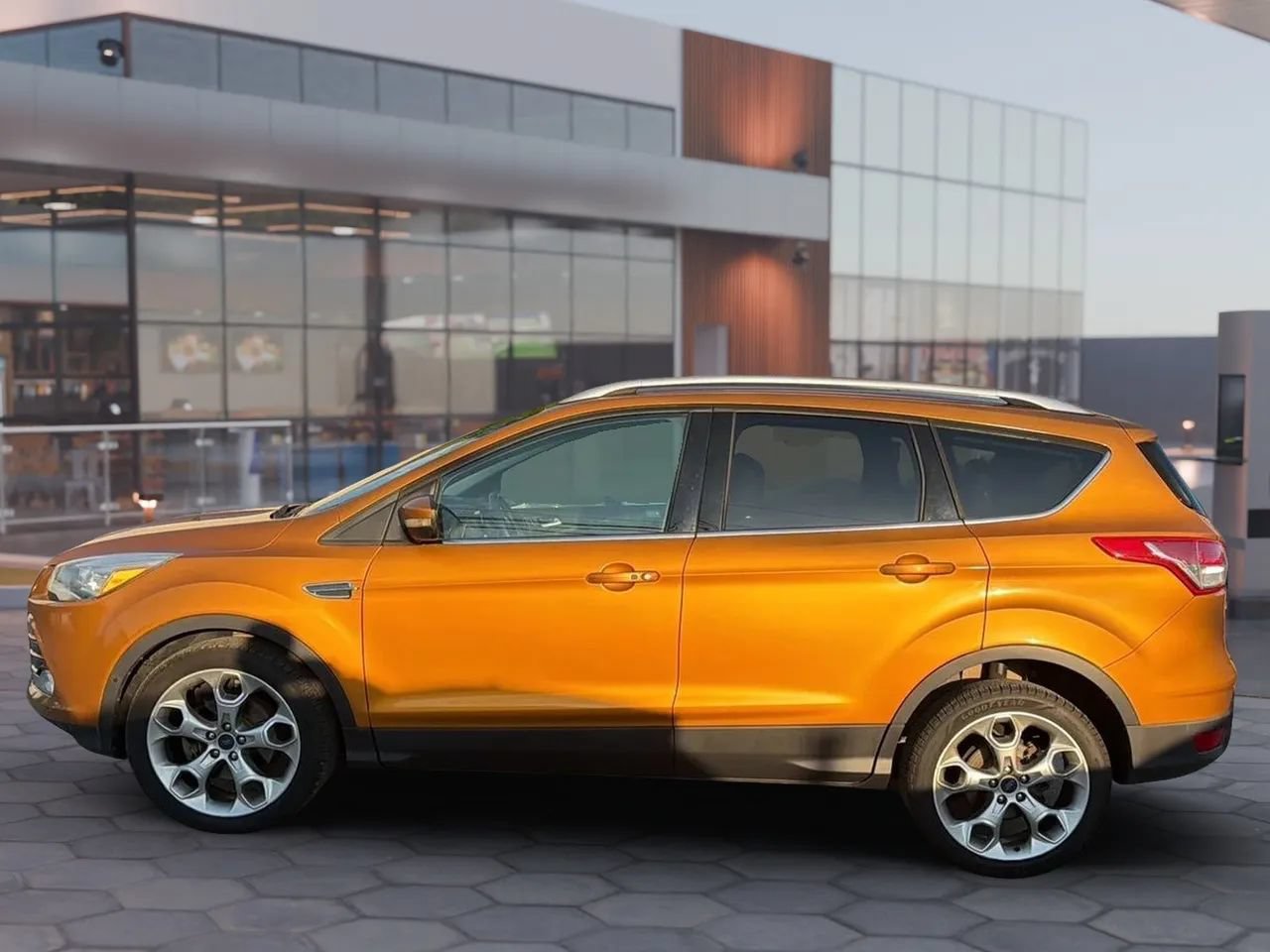 Used 2016 Ford Escape Titanium w/ Equipment Group 301A FWD image 3