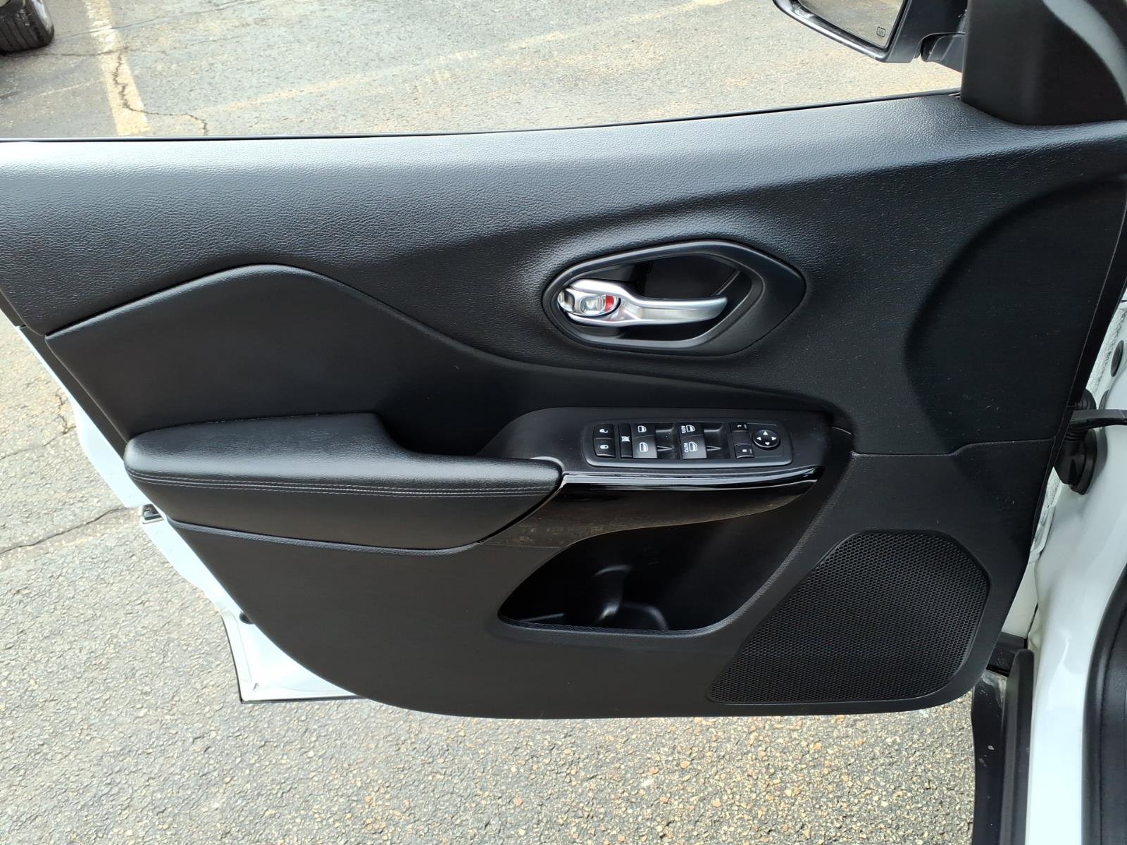 Certified 2020 Jeep Cherokee Latitude Plus image 15