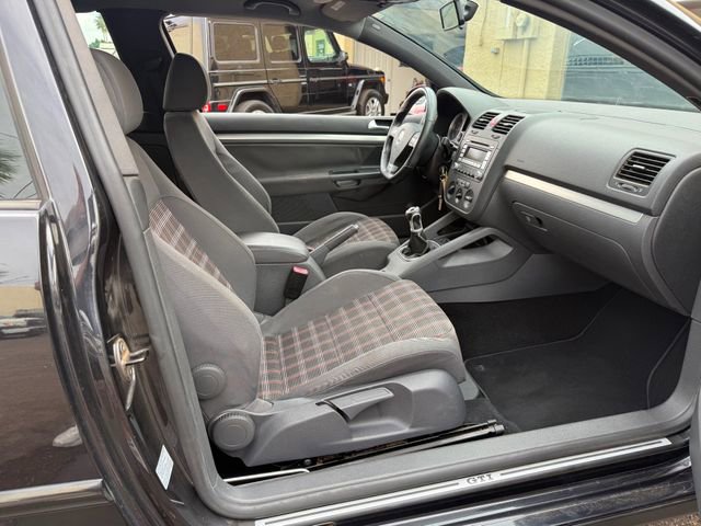 Used 2007 Volkswagen GTI 2-Door image 26