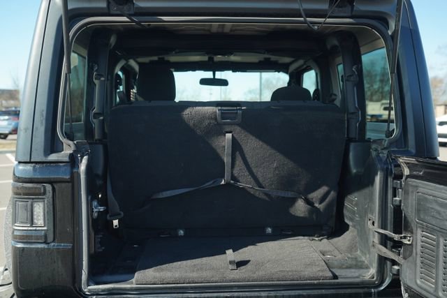 Used 2018 Jeep Wrangler Sport S image 15