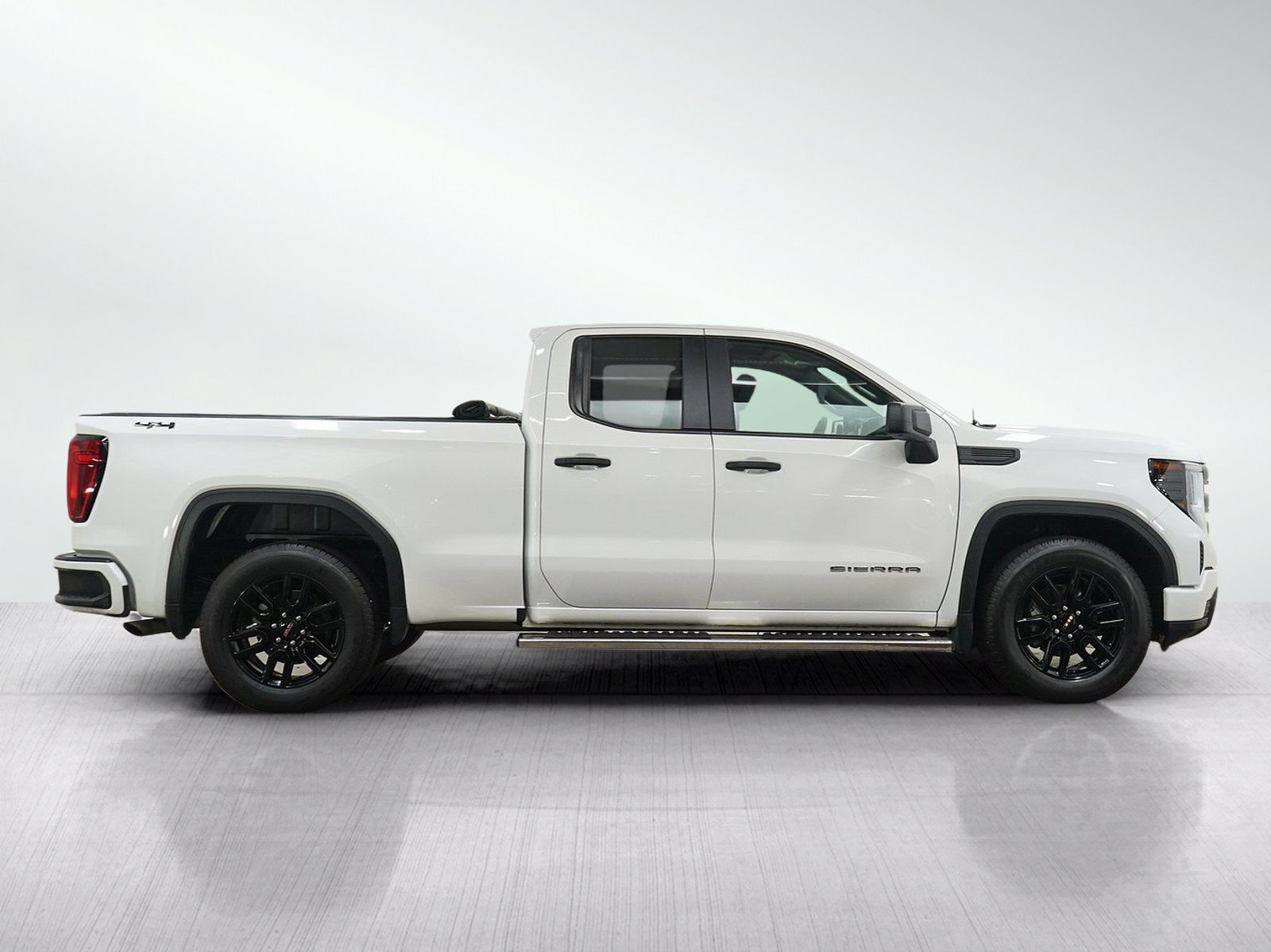 Used 2023 GMC Sierra 1500 Pro w/ Graphite Edition AWD/4WD image 8