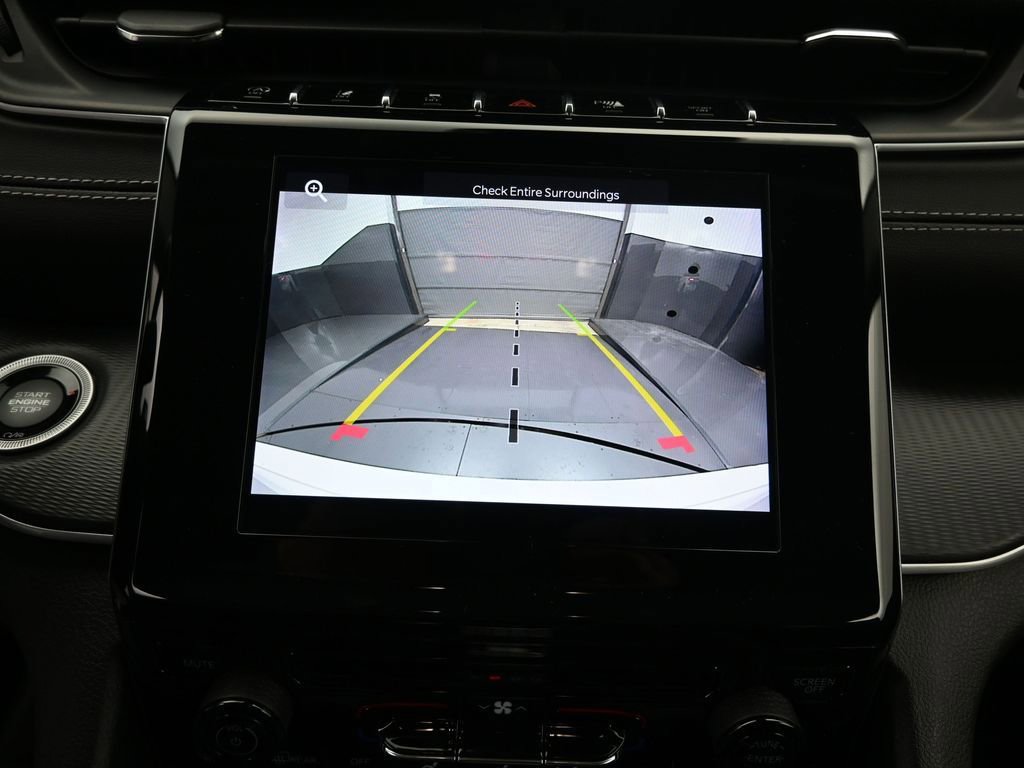 Used 2023 Jeep Grand Cherokee Laredo image 11