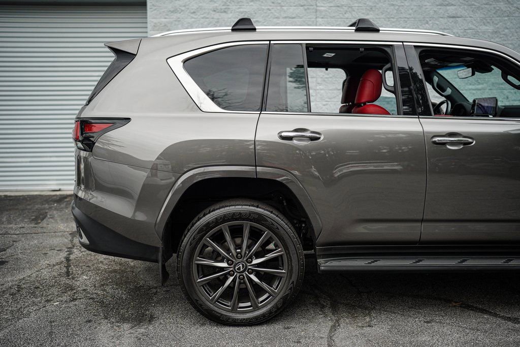 Used 2023 Lexus LX 600 F Sport w/ Accessory Package (Z1) AWD/4WD image 15