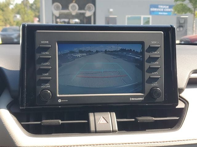 Used 2021 Toyota RAV4 XLE w/ Convenience Package FWD image 28