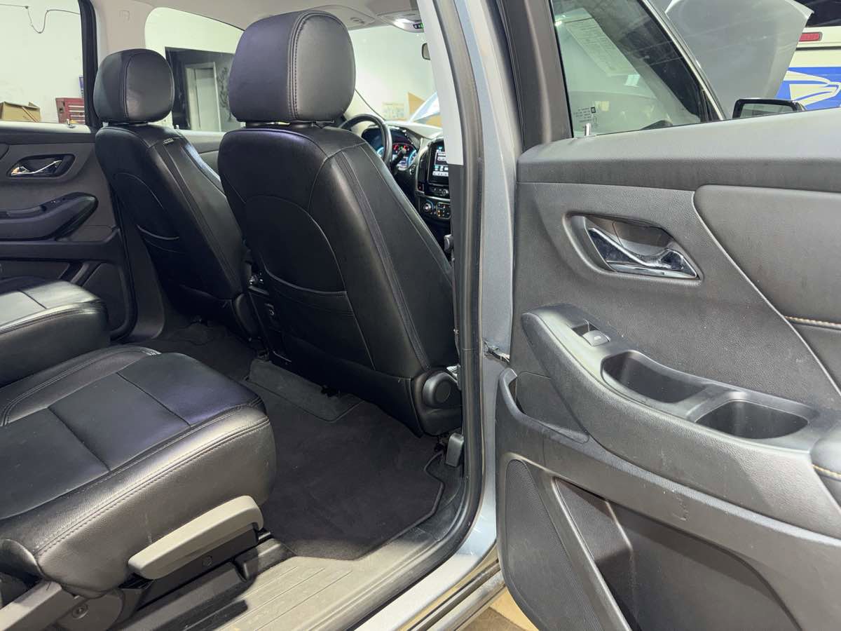 Used 2019 Chevrolet Traverse LT image 25
