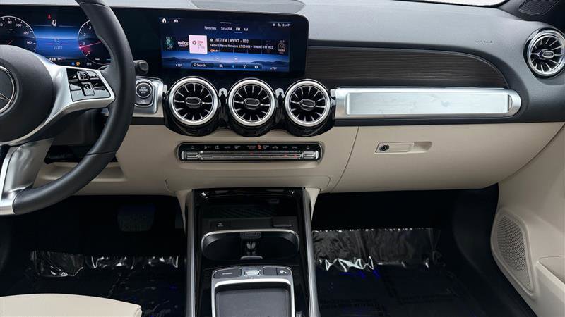 Used 2025 Mercedes-Benz GLB 250 image 15