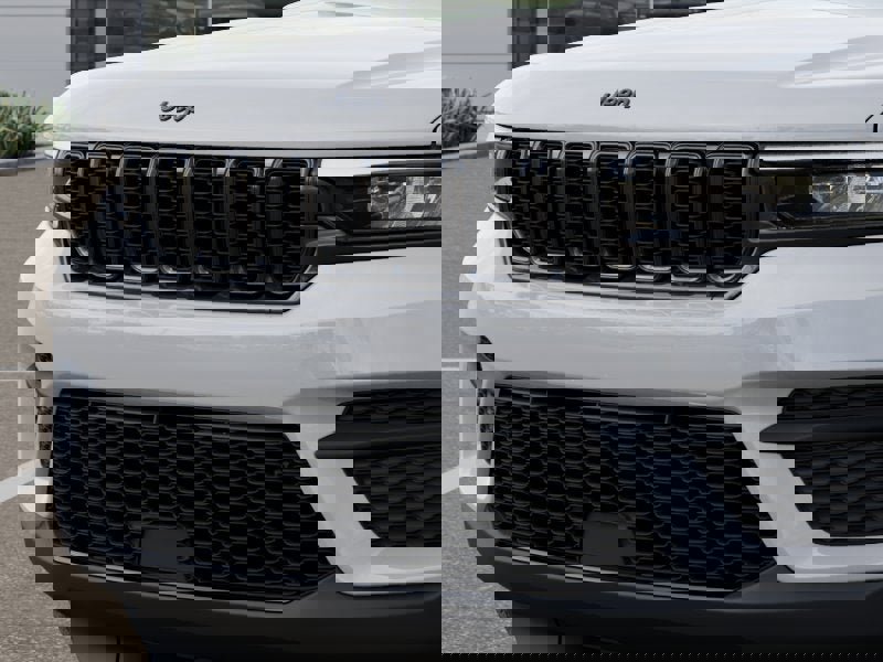 New 2025 Jeep Grand Cherokee Altitude RWD image 26