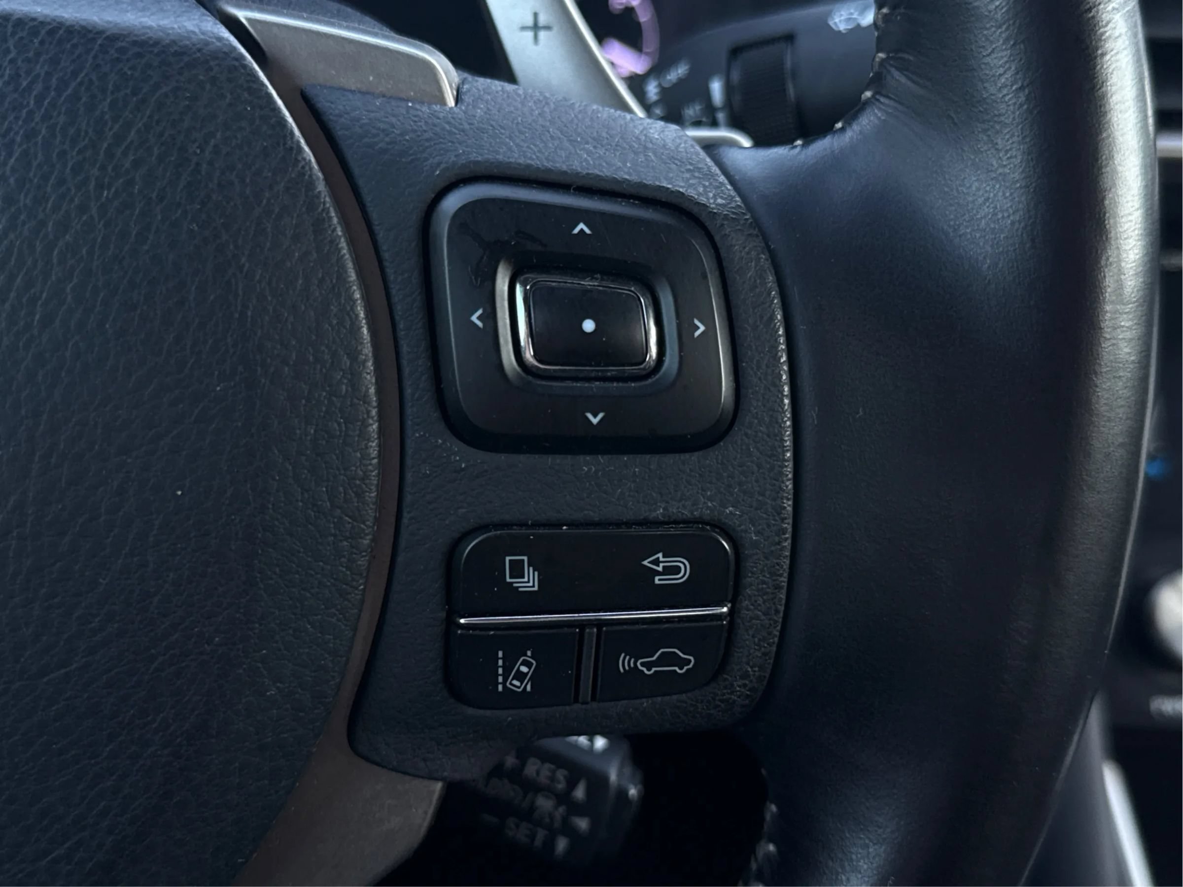 Used 2018 Lexus IS 300 w/ Accessory Package 2 RWD image 30